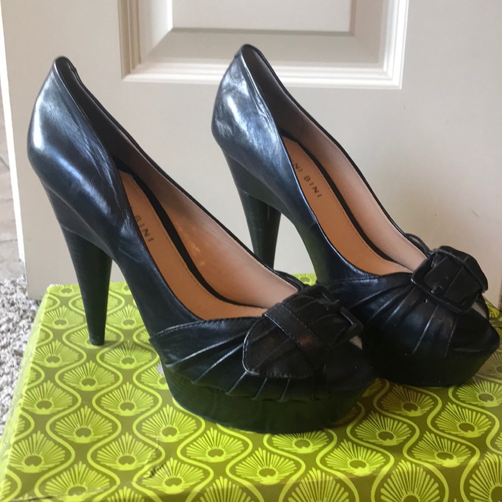 Gianni Bini  Black platform heels